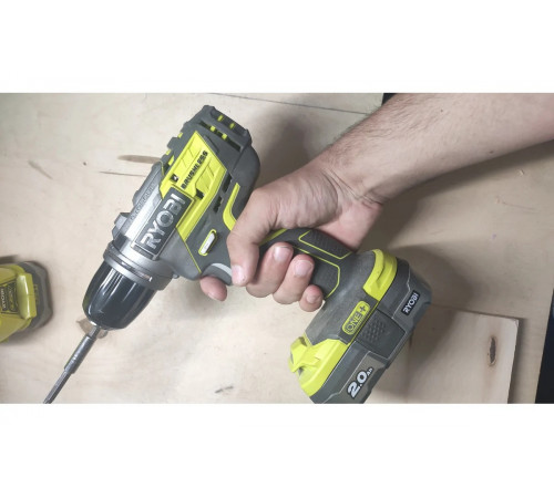 Бесщеточная дрель-шуруповерт Ryobi ONE+ R18DDBL-220S 5133003435