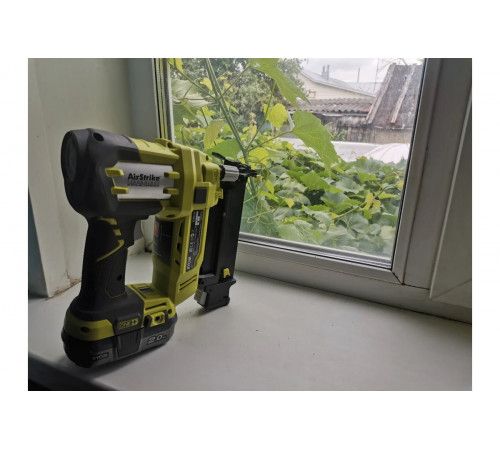 Аккумуляторный гвоздезабиватель Ryobi ONE+ R18N18G-120S 5133003860