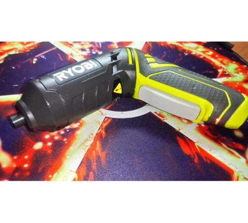 Аккумуляторная отвертка Ryobi R4SDP-L13C 5133002650 купить в Москве по отличной цене | Интернет-магазин dom-instrumentoff.ru