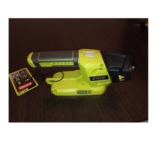 Светодиодный фонарь Ryobi ONE+ R18T-0 5133003373