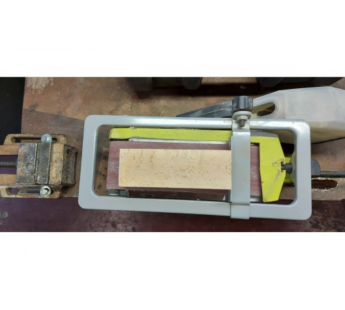 Ленточная шлифмашина Ryobi EBS800V 5133001146