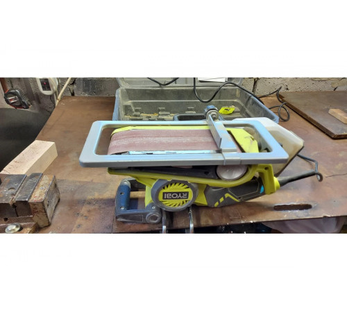 Ленточная шлифмашина Ryobi EBS800V 5133001146
