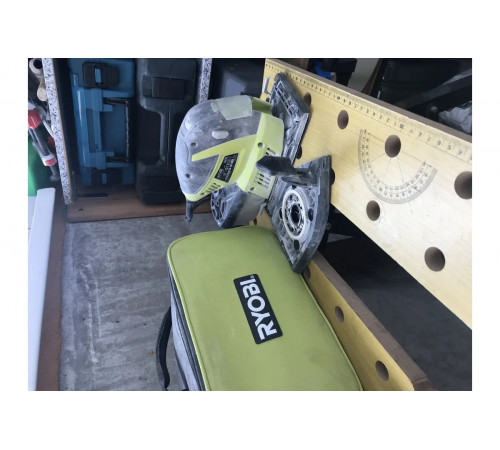 Универсальная шлифмашина Ryobi + 30 шлифлистов RMS180-SA30 5133002910