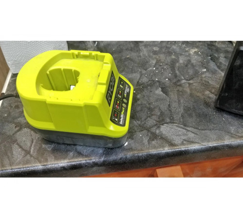 Зарядное устройство ONE+ Ryobi RC18120 5133002891