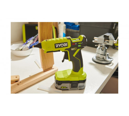 Клеевой пистолет Ryobi 18В ONE+ RGL18-0 5133005002