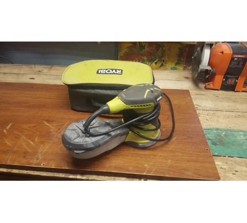 Эксцентриковая шлифмашина Ryobi ROS300 5133001144