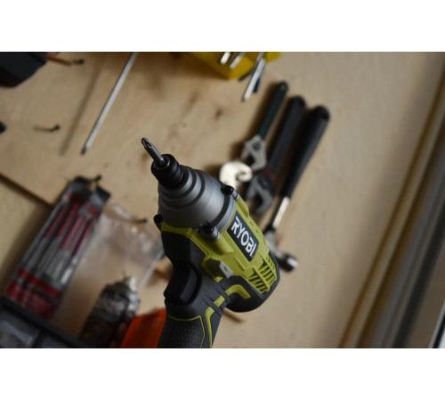 Импульсный винтоверт Ryobi ONE+ R18IDP-0 5133002640