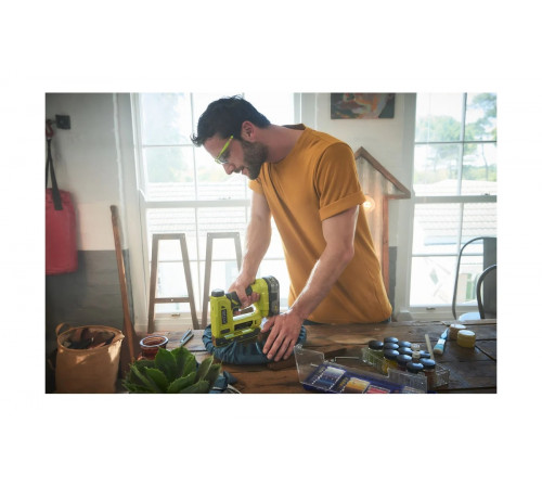 Аккумуляторный степлер Ryobi ONE+ R18ST50-0  без аккумулятора в комплекте 5133004496