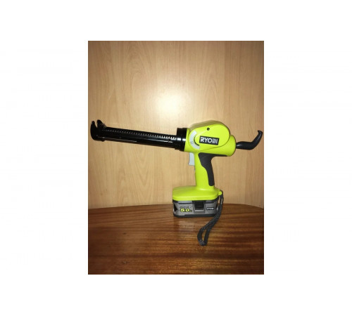 Аккумуляторный пистолет для герметика Ryobi ONE+ CCG1801MHG 5133000192