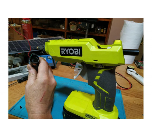 Клеевой пистолет Ryobi ONE+ R18GLU-0 5133002868