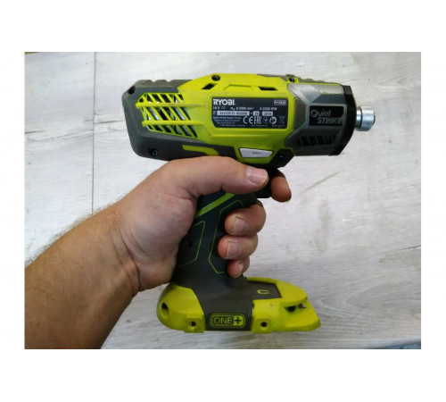 Импульсный масляный винтоверт Ryobi ONE+ R18QS-0 5133002642