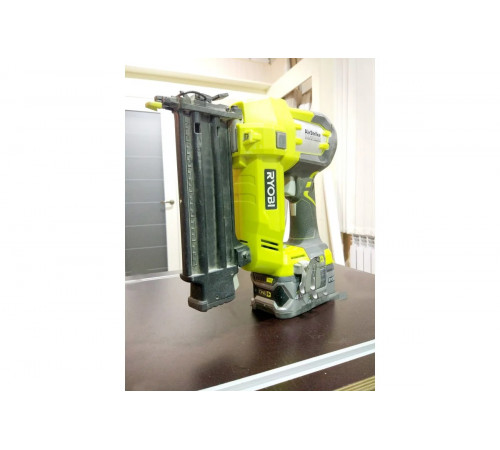 Аккумуляторный гвоздезабиватель Ryobi ONE+ R18N18G0 5133002093