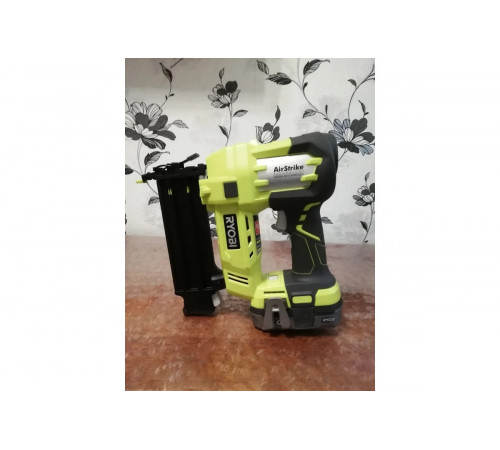 Аккумуляторный гвоздезабиватель Ryobi ONE+ R18N18G0 5133002093