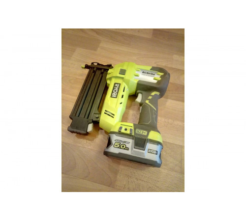 Аккумуляторный гвоздезабиватель Ryobi ONE+ R18N18G0 5133002093