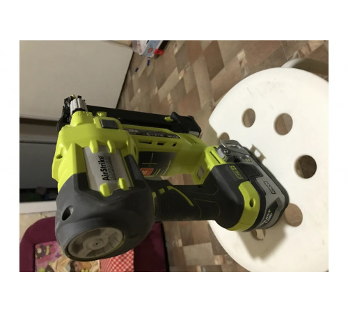 Аккумуляторный гвоздезабиватель Ryobi ONE+ R18N18G0 5133002093