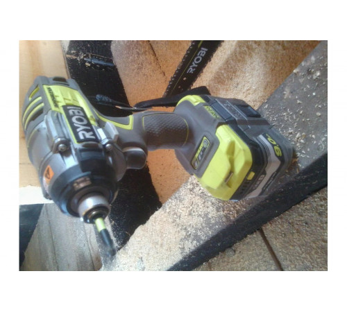 Импульсный бесщеточный винтоверт Ryobi ONE+ R18IDBL-0  без аккумулятора в комплекте 5133002662