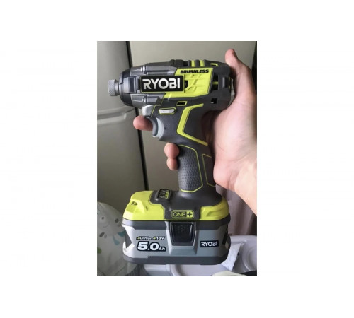 Импульсный бесщеточный винтоверт Ryobi ONE+ R18IDBL-0  без аккумулятора в комплекте 5133002662