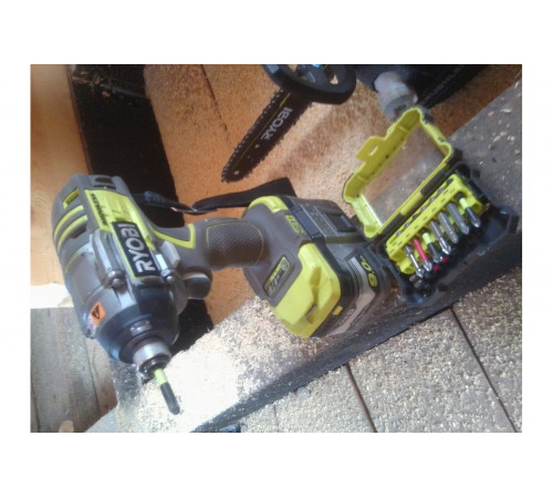 Импульсный бесщеточный винтоверт Ryobi ONE+ R18IDBL-0  без аккумулятора в комплекте 5133002662