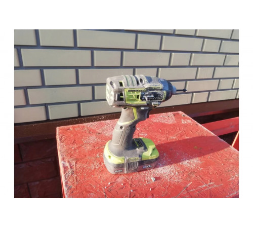 Импульсный бесщеточный винтоверт Ryobi ONE+ R18IDBL-0  без аккумулятора в комплекте 5133002662