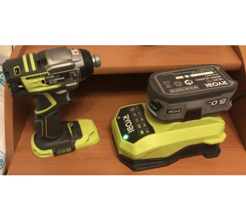 Импульсный бесщеточный винтоверт Ryobi ONE+ R18IDBL-0  без аккумулятора в комплекте 5133002662