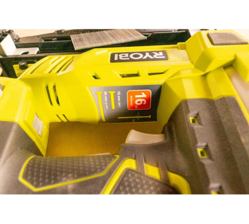 Аккумуляторный гвоздезабиватель Ryobi ONE+ R18N16G0 5133002222