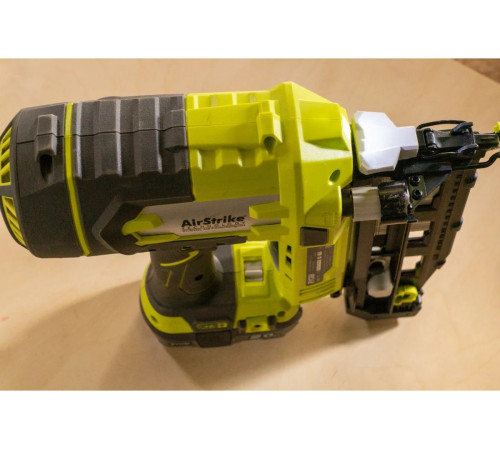Аккумуляторный гвоздезабиватель Ryobi ONE+ R18N16G0 5133002222