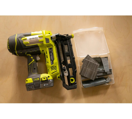 Аккумуляторный гвоздезабиватель Ryobi ONE+ R18N16G0 5133002222