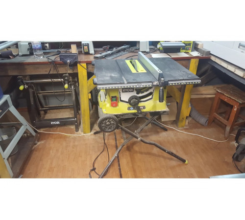 Распиловочный станок со станиной Ryobi RTS1800ES-G 5133002023