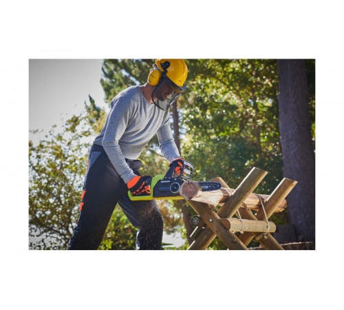 Бесщеточная аккумуляторная цепная пила Ryobi ONE+ OCS1830  без аккумулятора в комплекте 5133002829