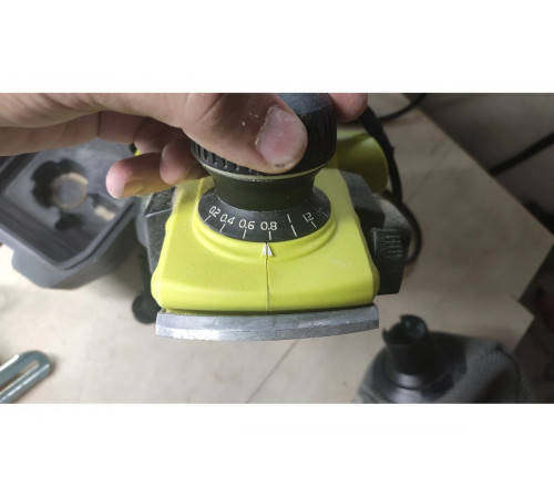 Электрический рубанок Ryobi EPN7582NHG 5133000352