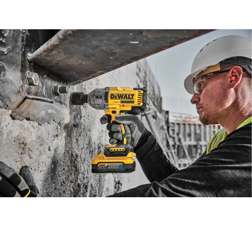Аккумуляторный гайковерт Dewalt DCF900NT, 18 В, 1898 Нм, 2200 уд/мин, без АКБ и ЗУ, в кейсе TSTAK DCF900NT-XJ