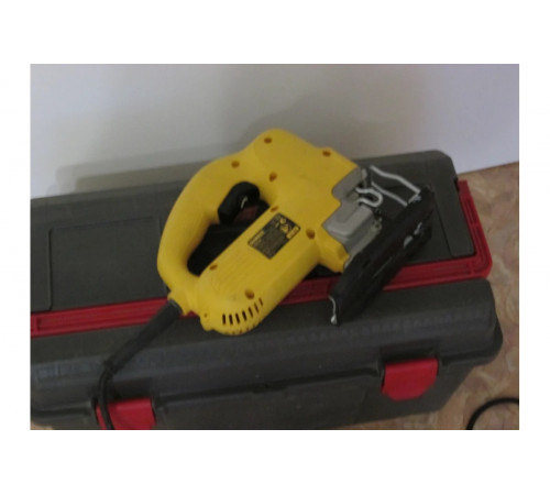 Лобзик DEWALT DW 341 K