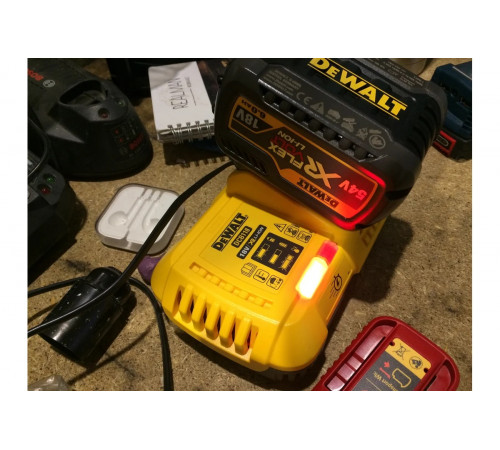 Бесщеточная угловая шлифмашина DEWALT DCG414N