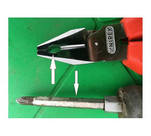 Комбинированные плоскогубцы особой мощности KNIPEX KN-0205180 Комбинированные плоскогубцы особой мощности KNIPEX KN-0205180