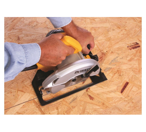 Дисковая пила DeWALT DW 366