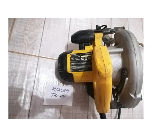 Дисковая пила DeWALT DW 366