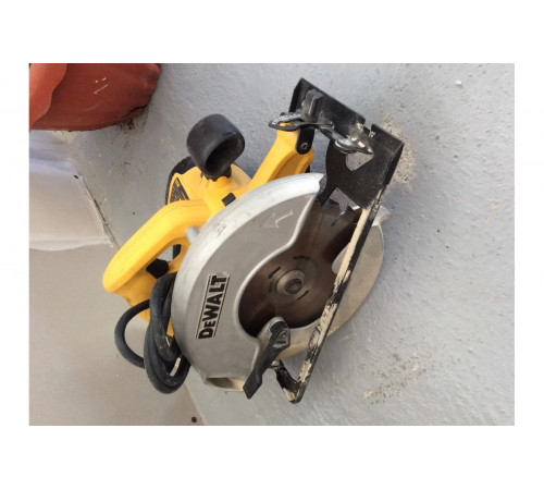 Дисковая пила DeWALT DW 366