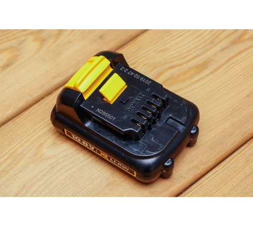 Аккумуляторная дрель-шуруповерт DEWALT DCD 710 C2