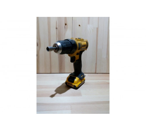 Аккумуляторная дрель-шуруповерт DEWALT DCD 710 C2