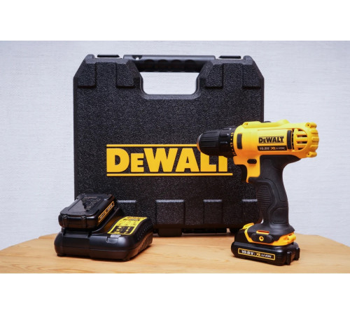 Аккумуляторная дрель-шуруповерт DEWALT DCD 710 C2