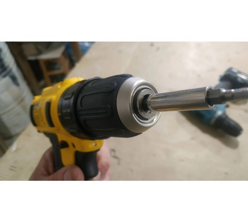 Аккумуляторная дрель-шуруповерт DEWALT DCD 710 C2