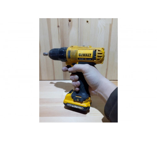 Аккумуляторная дрель-шуруповерт DEWALT DCD 710 C2
