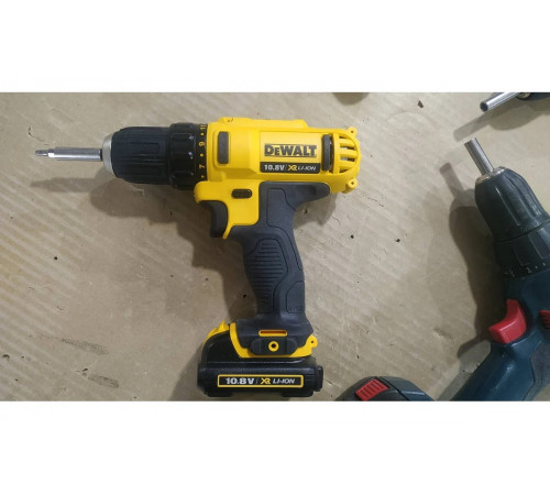 Аккумуляторная дрель-шуруповерт DEWALT DCD 710 C2