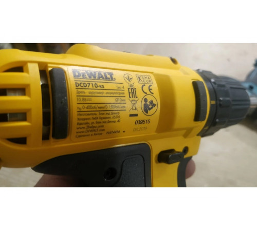 Аккумуляторная дрель-шуруповерт DEWALT DCD 710 C2