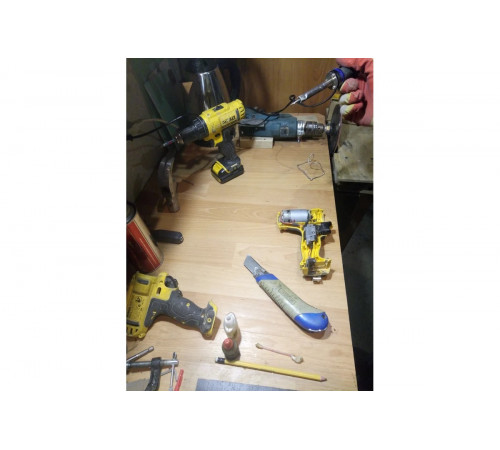 Аккумуляторная дрель-шуруповерт DEWALT DCD 710 C2