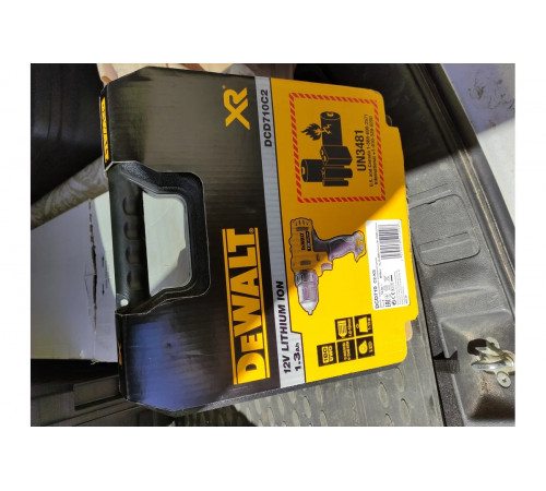 Аккумуляторная дрель-шуруповерт DEWALT DCD 710 C2