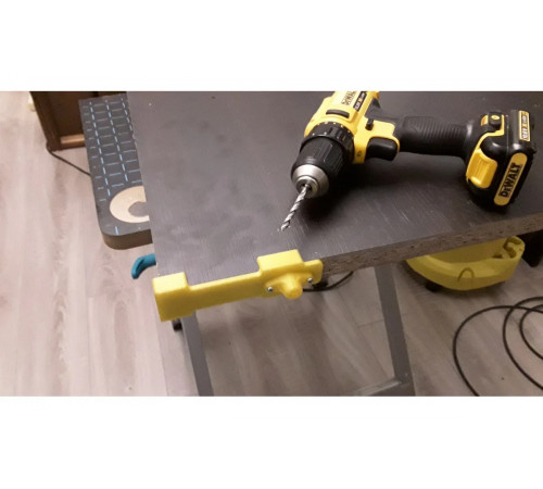 Аккумуляторная дрель-шуруповерт DEWALT DCD 710 C2