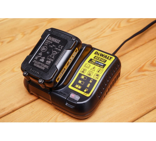 Аккумуляторная дрель-шуруповерт DEWALT DCD 710 C2