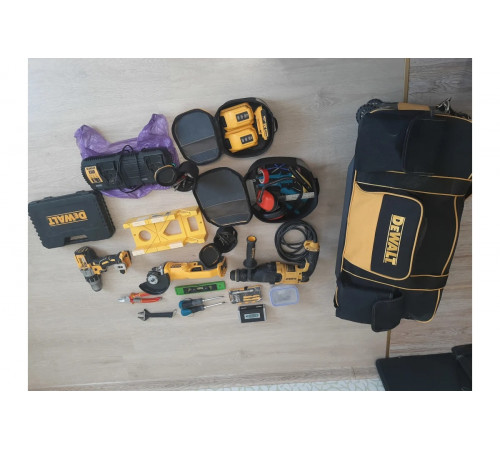 Сумка для инструмента с колесами DEWALT Duffle Bag DWST1-79210