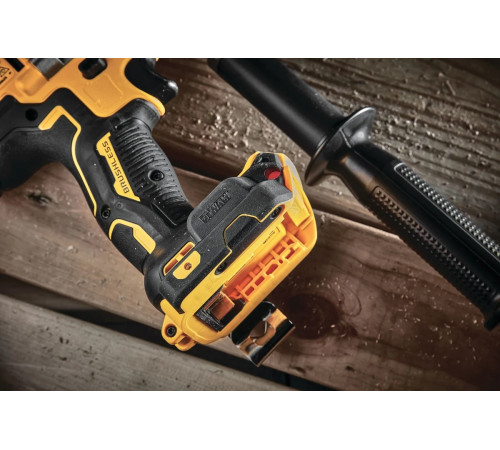 Аккумуляторная ударная дрель-шуруповерт Dewalt 18 В, 2250 об/мин, 38250 уд/мин, с АКБ 6 Ач и ЗУ, в кейсе TSTAK DCD999T1